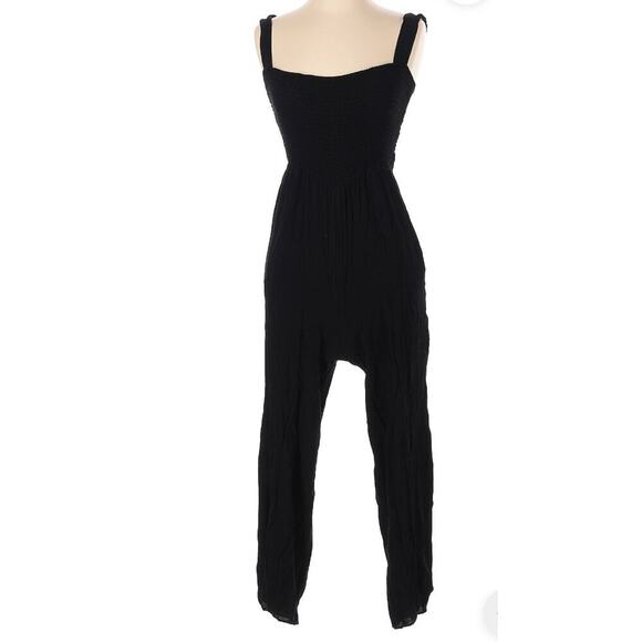 Aritzia Wilfred Black Chianti Smocked Jumpsuit Size Small - Picture 2 of 3